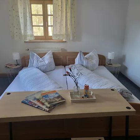Staufenbruecke Hotel *